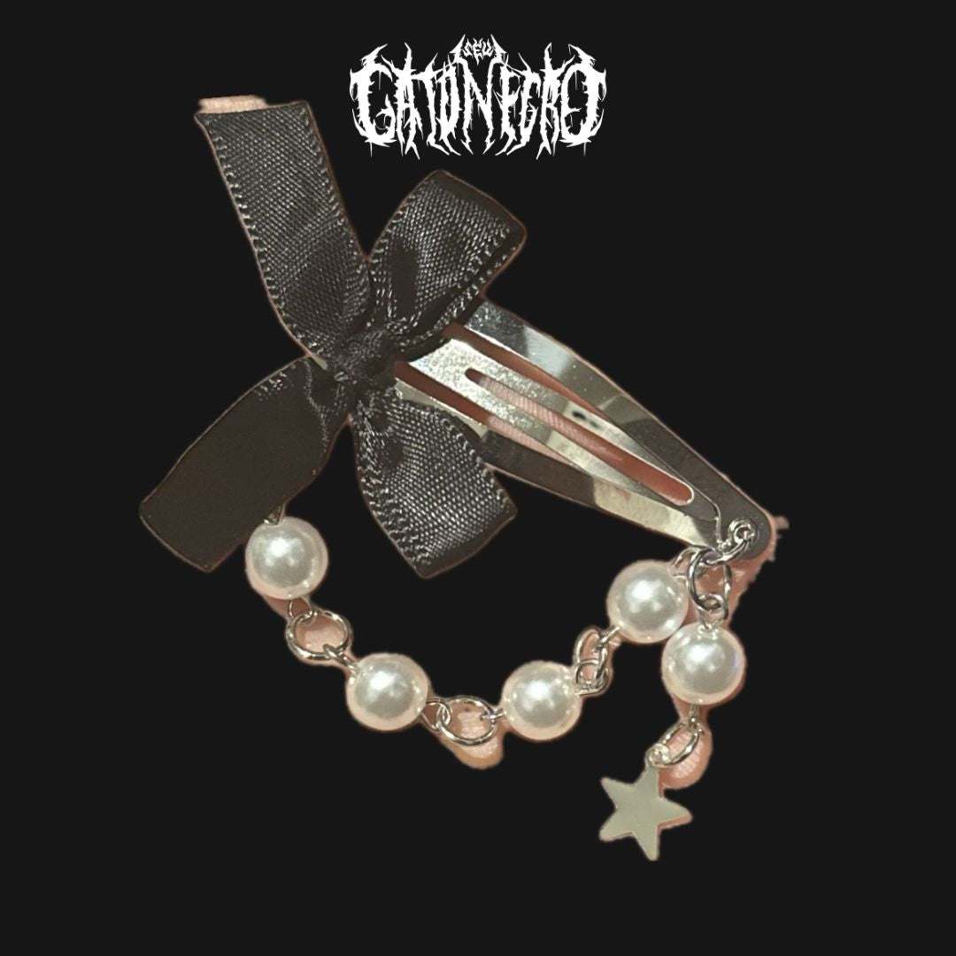 Pearly bow clips