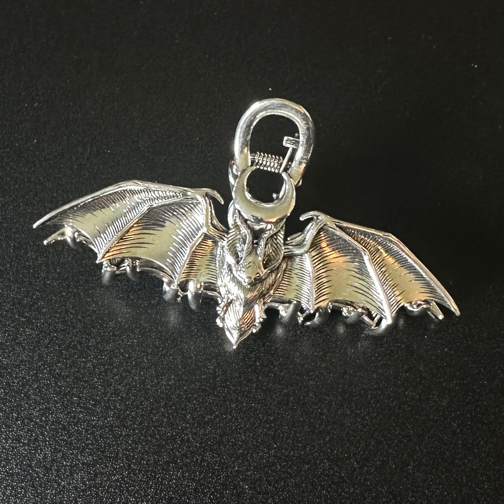 Metal Bat claw