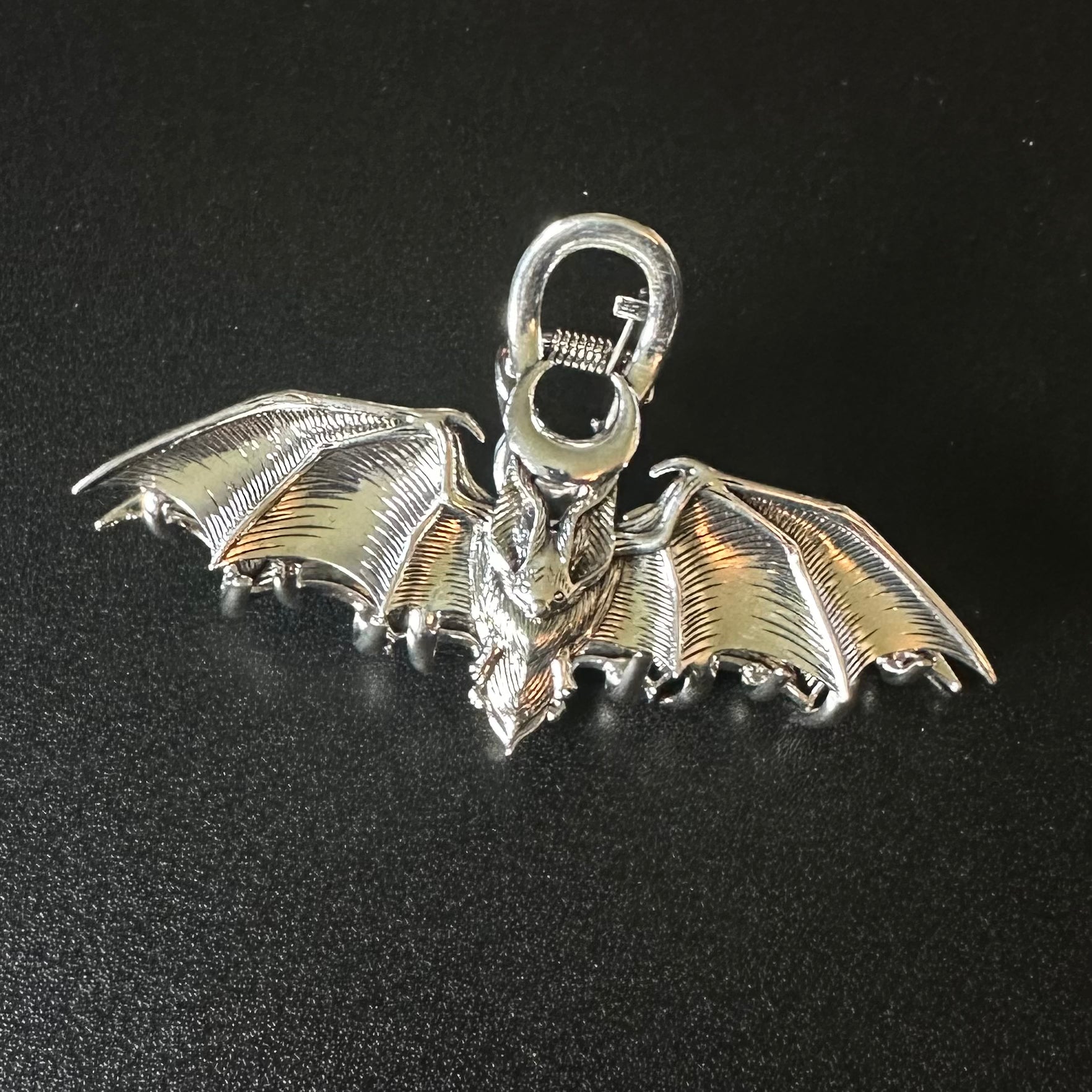 Metal Bat claw