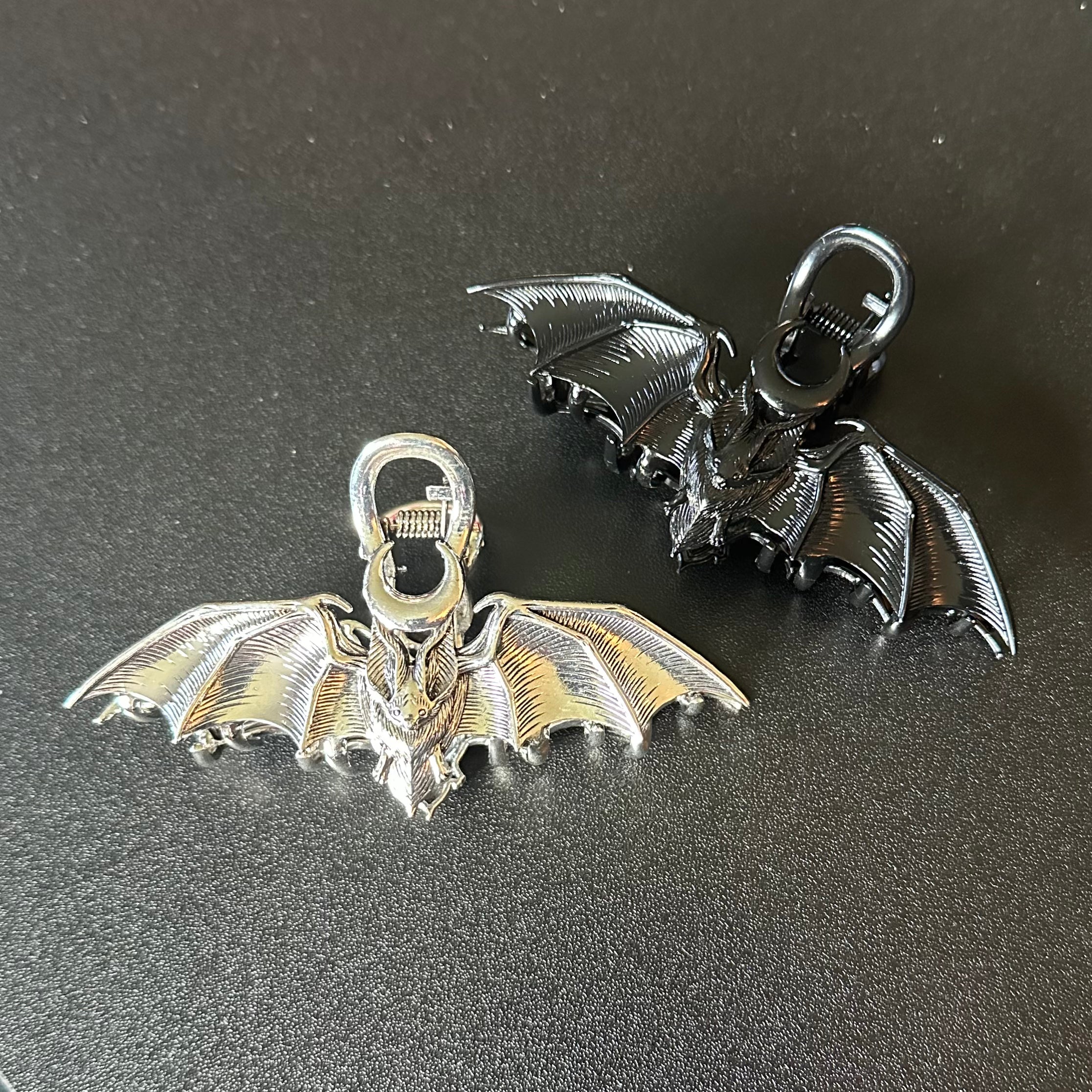 Metal Bat claw