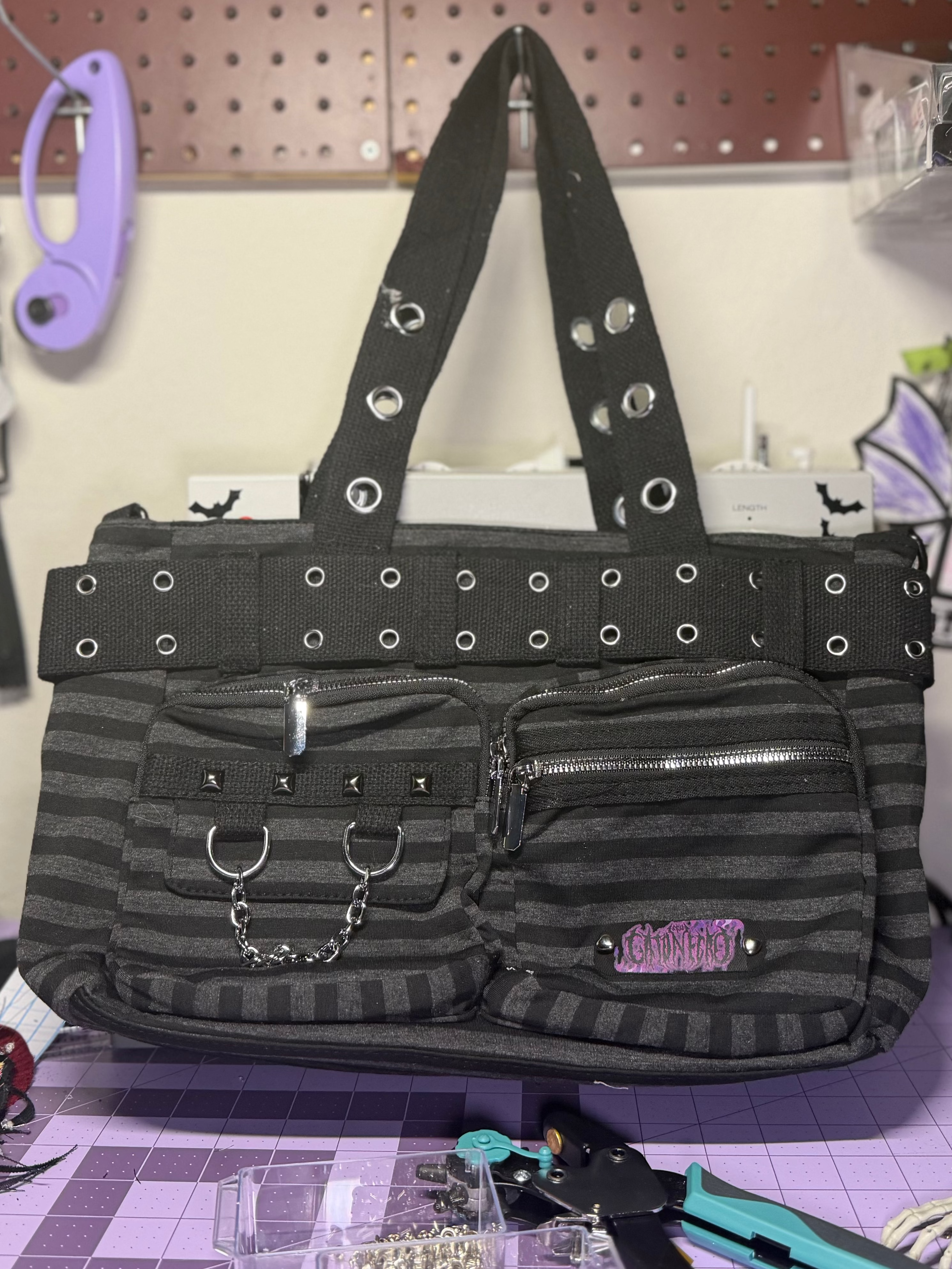 Abyss tote