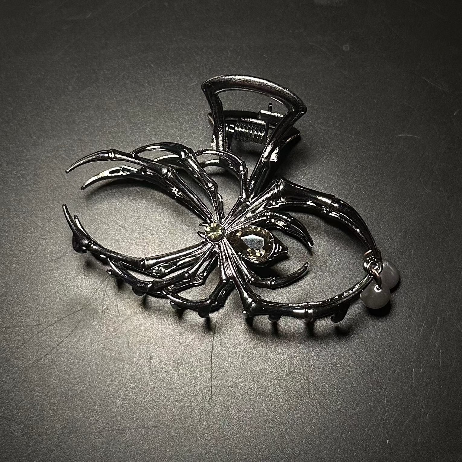 Sparkle spider claw