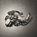 Wavy spider claw