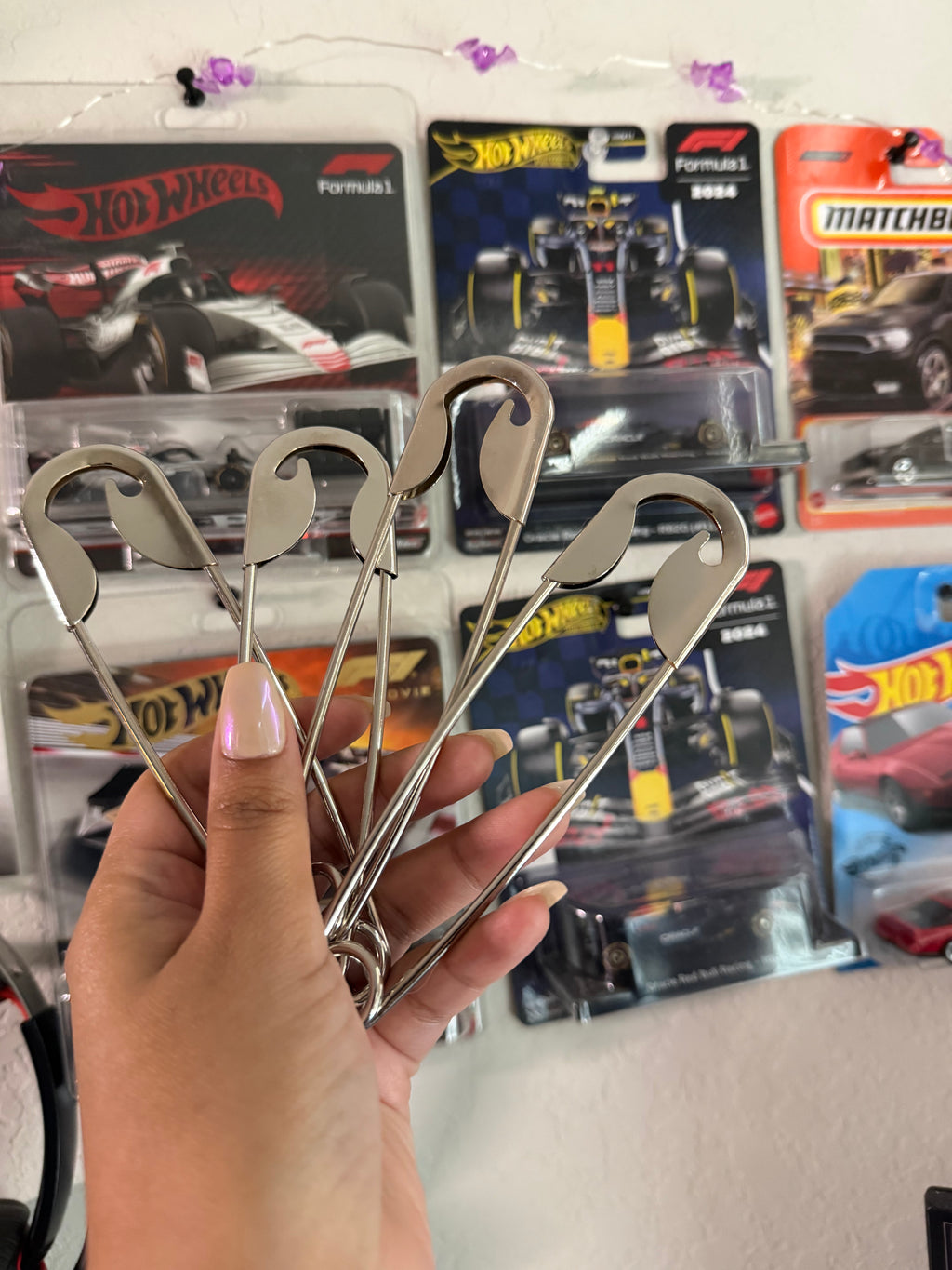 Giant Safety pin