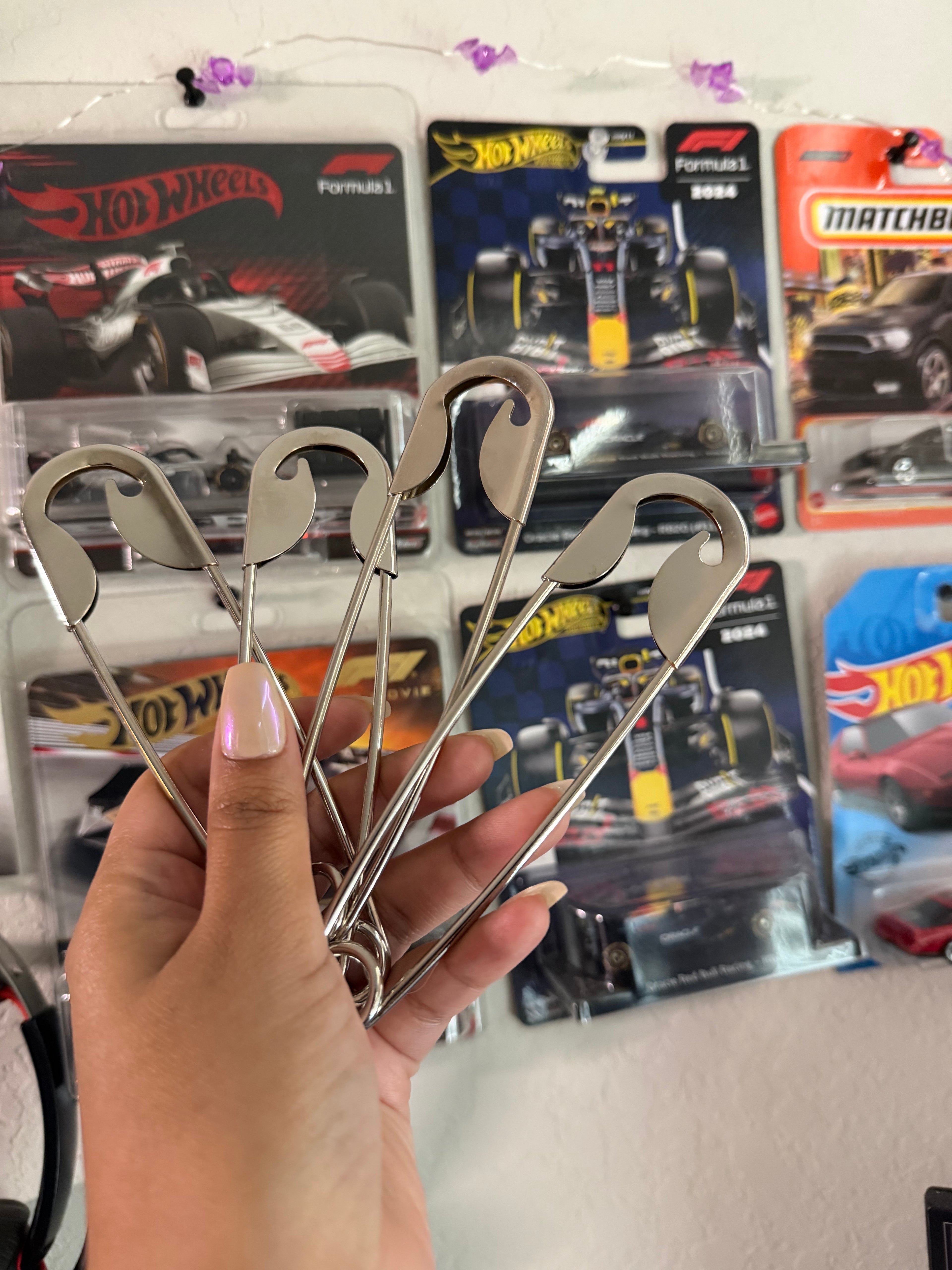 Giant Safety pin