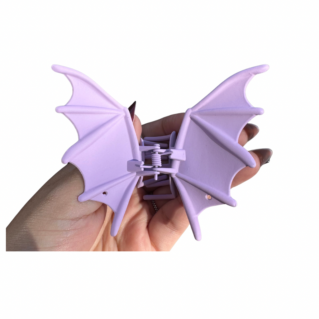 Metal bat hair claw