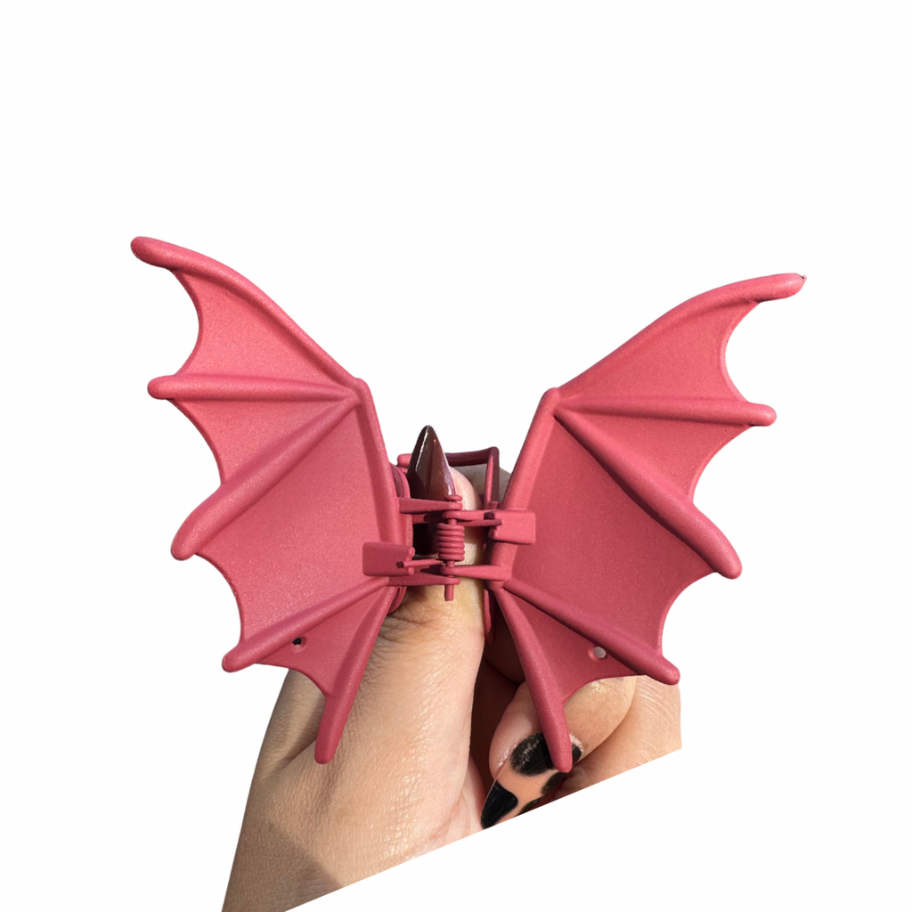 Metal bat hair claw